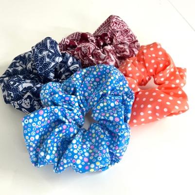 Handmade fabric hair scrunchies, an easy first project